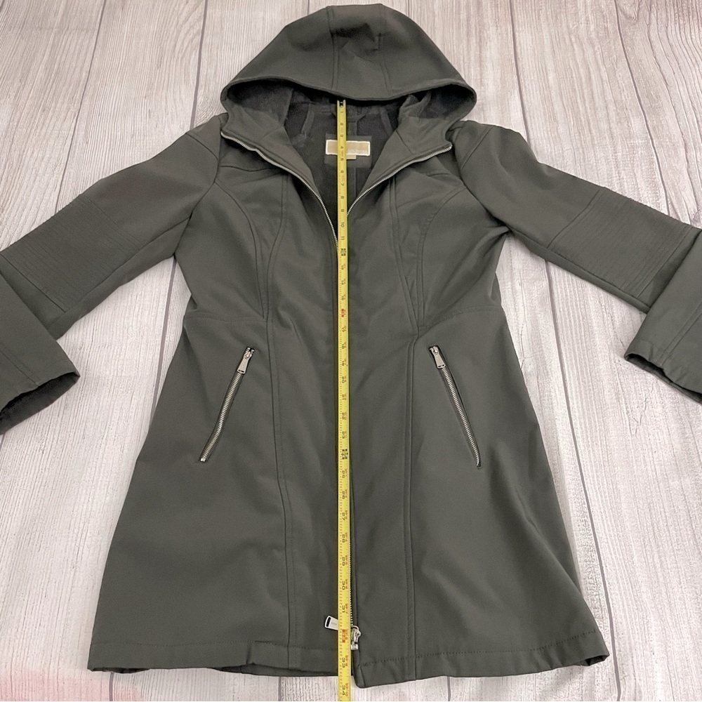 MICHAEL KORS Women’s Gray Fur Lined Lightweight Winter Jacket Size Medium - Picture 8 of 11